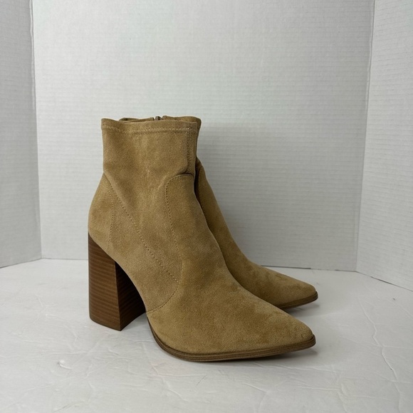 NEW Steve Madden Touchdown Bootie - Picture 1 of 9